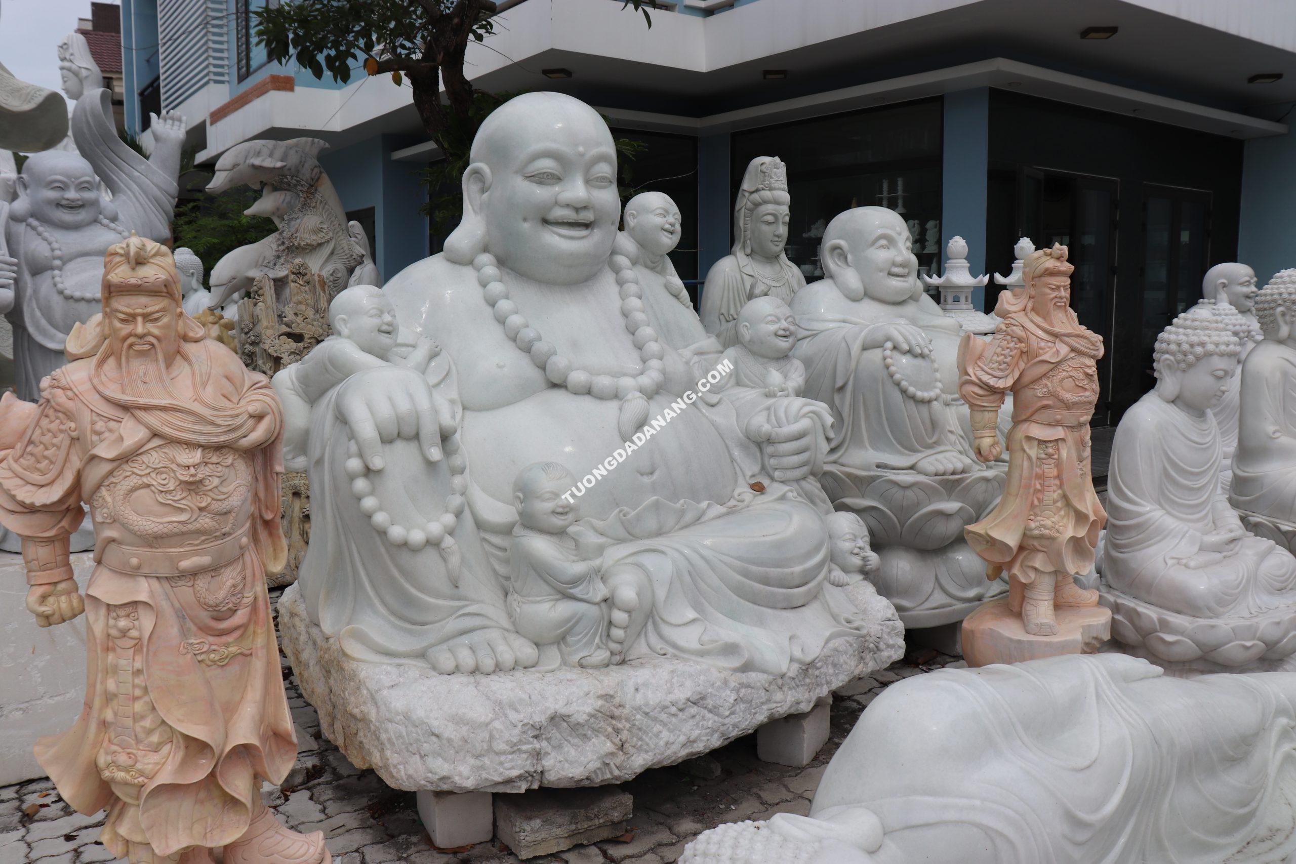 tuong-phat-di-lac-ngoi