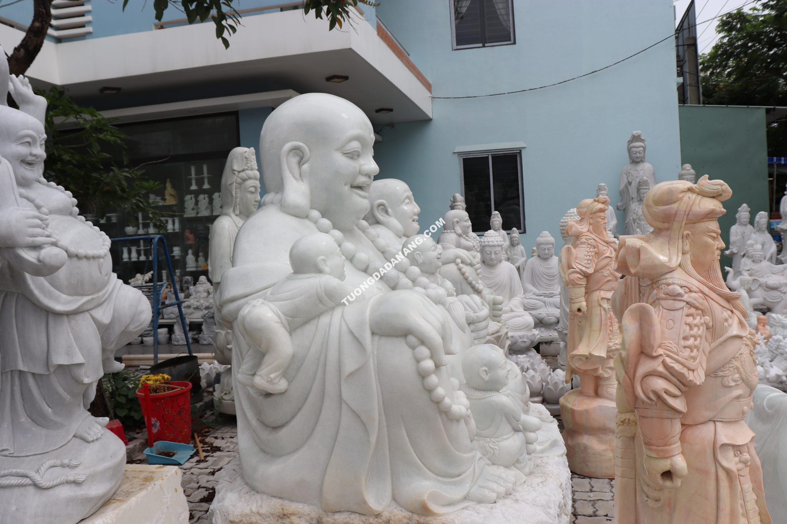 tuong-phat-di-lac-ngoi