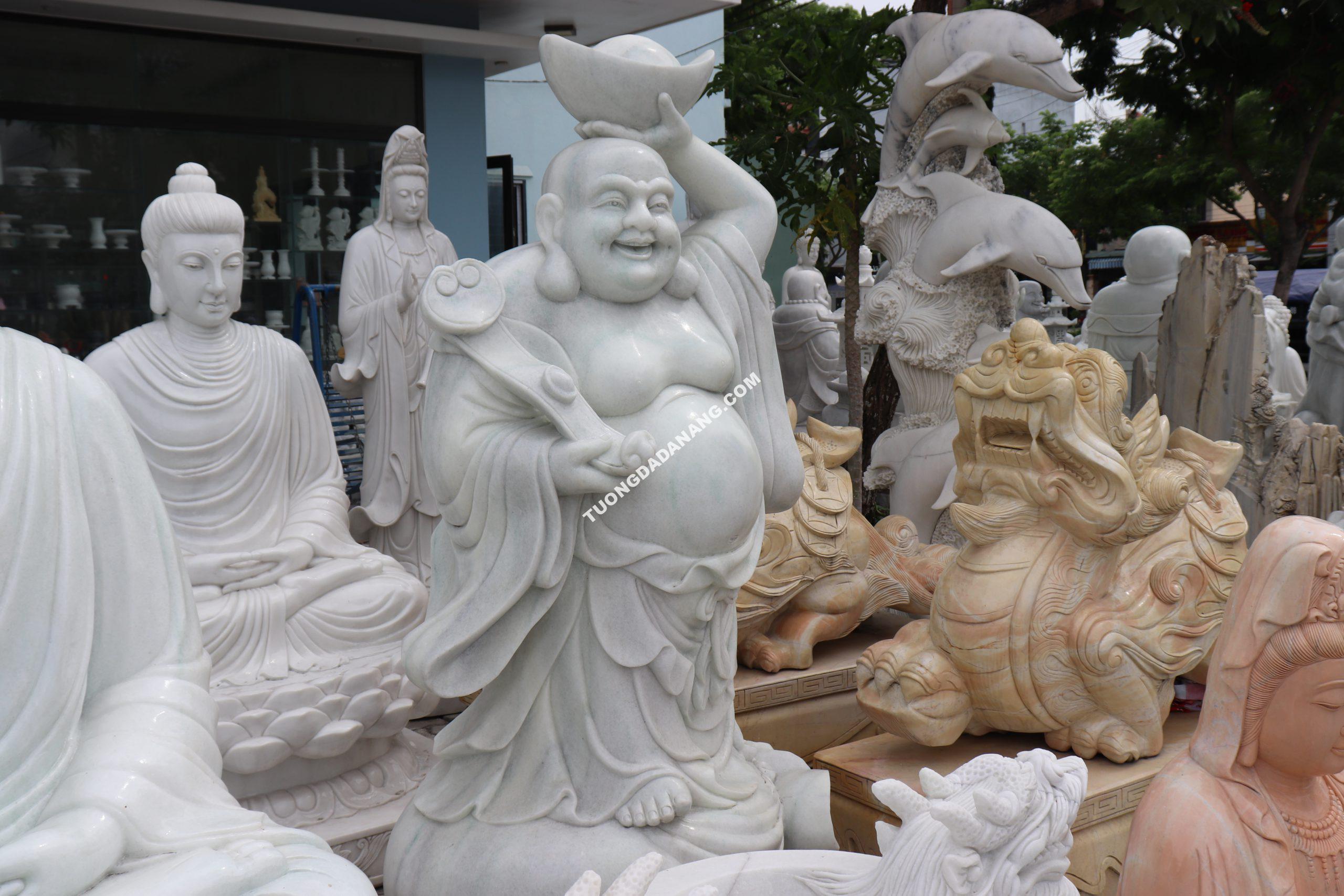 tuong-phat-di-lac-dung-cam-tien tuong-phat-di-lac